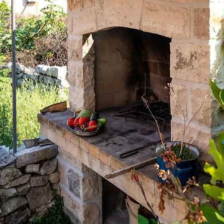 Stone House Harmony -studio With Patio And Garden View 2 Апартаменты *