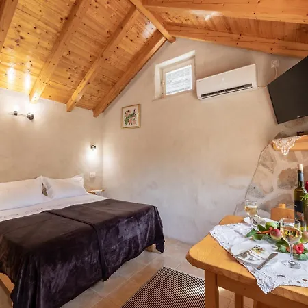 Апартаменты Stone House Harmony -studio With Patio And Garden View 2