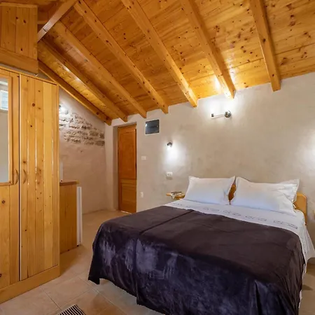 Stone House Harmony -studio With Patio And Garden View 2 Апартаменты Zrnovo