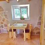 Stone House Harmony -studio With Patio And Garden View 2 * Zrnovo