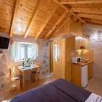 Stone House Harmony -studio With Patio And Garden View 2 * Zrnovo