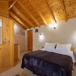 Stone House Harmony -studio With Patio And Garden View 2 דירה Zrnovo
