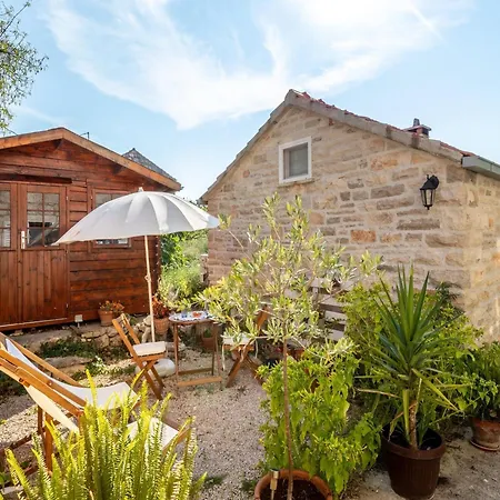 Stone House Harmony -studio With Patio And Garden View 2 * Zrnovo