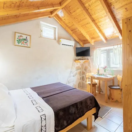 Stone House Harmony -studio With Patio And Garden View 2 Daire