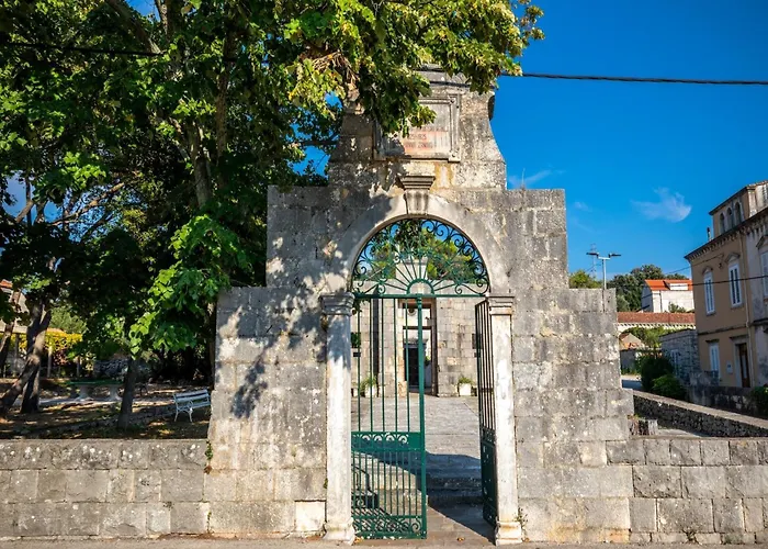 Stone House Harmony -studio With Patio And Garden View 2 * Žrnovo