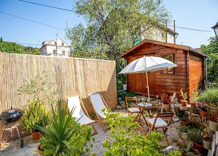 Stone House Harmony -studio With Patio And Garden View 2 * Žrnovo