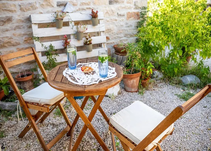 Stone House Harmony -studio With Patio And Garden View 2 Apartman Žrnovo