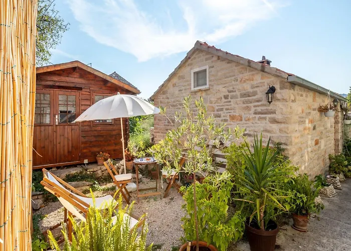 Stone House Harmony -studio With Patio And Garden View 2 * Žrnovo