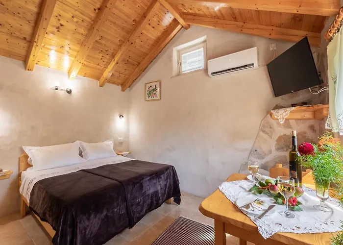 Apartman Stone House Harmony -studio With Patio And Garden View 2