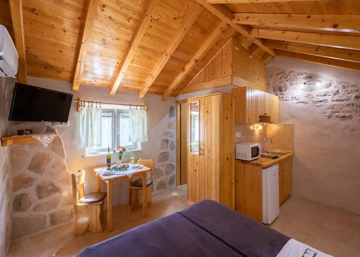 Stone House Harmony -studio With Patio And Garden View 2 * Žrnovo